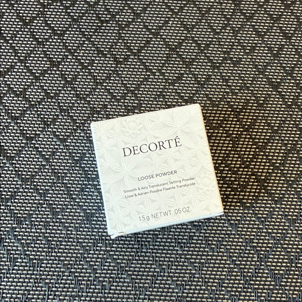Decorté Loose Powder Translucent Setting Powder - Picture 2 of 2